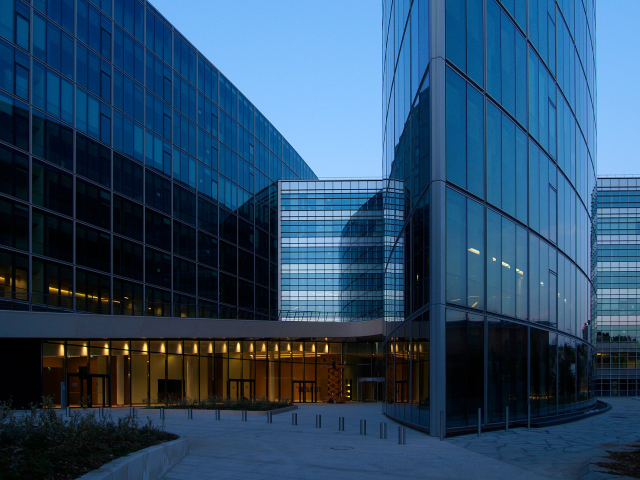 EOS – ISSY LES MOULINEAUX